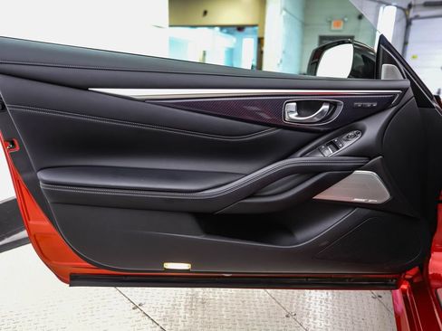 Used 2018 INFINITI Q60 Red Sport 400 w/ Sensory Package 3.0T Sport AWD/4WD image 9