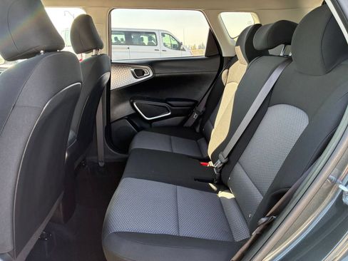 Used 2025 Kia Soul LX w/ LX Technology Package FWD image 22