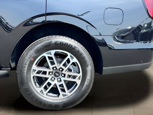 New 2025 Ford Expedition Active image 40