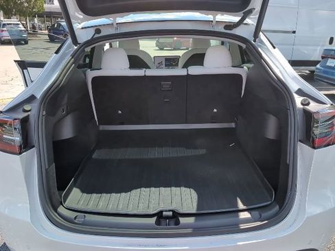 Used 2022 Tesla Model Y Performance image 25