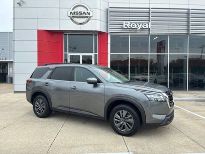 Used 2024 Nissan Pathfinder SV