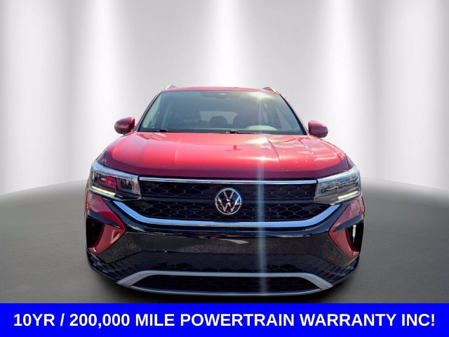 Used 2023 Volkswagen Taos SE w/ Panoramic Sunroof Package FWD image 8