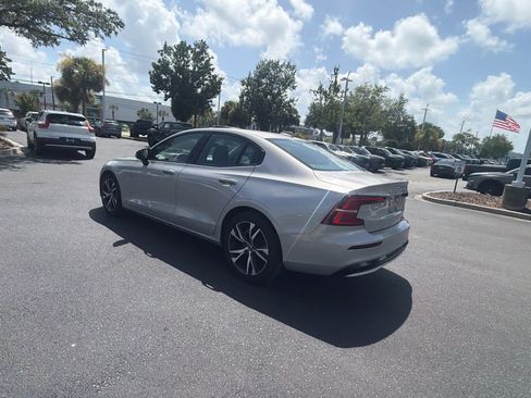Used 2025 Volvo S60 B5 Core FWD image 13