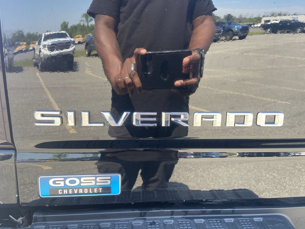 Certified 2024 Chevrolet Silverado 2500 LTZ w/ LTZ Plus Package AWD/4WD image 33