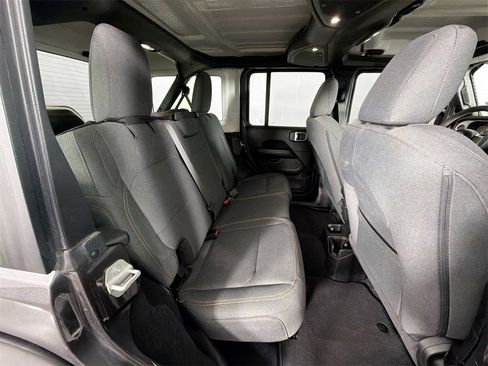 Used 2024 Jeep Wrangler Sahara image 26