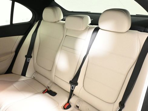 Used 2023 Mercedes-Benz C 300 4MATIC Sedan image 4