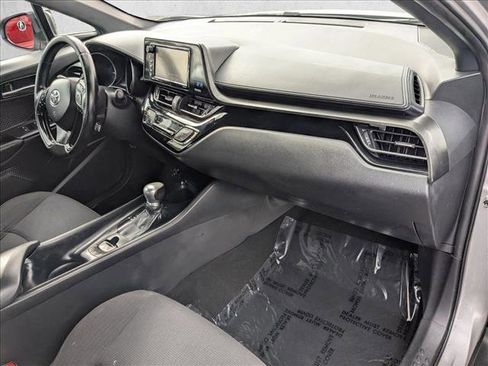Used 2018 Toyota C-HR XLE image 21