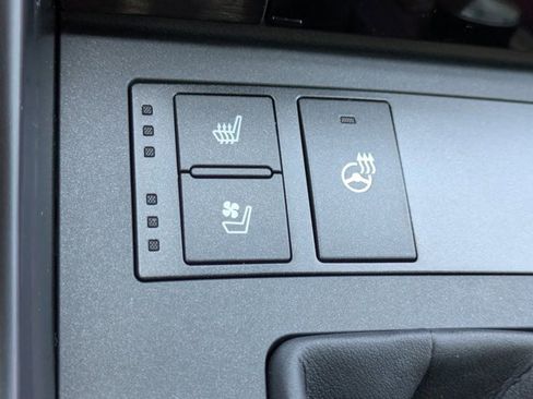 Used 2023 Lexus IS 500 image 29