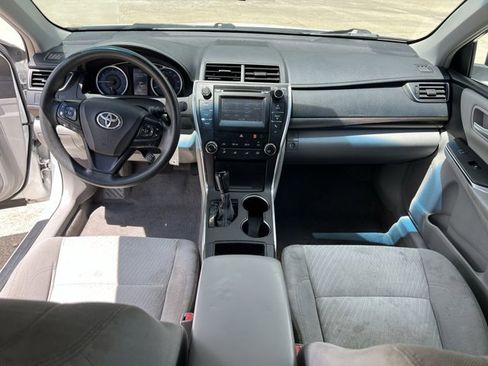 Used 2017 Toyota Camry LE FWD image 21