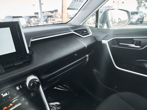 Used 2025 Toyota RAV4 XLE w/ Weather Package image 35