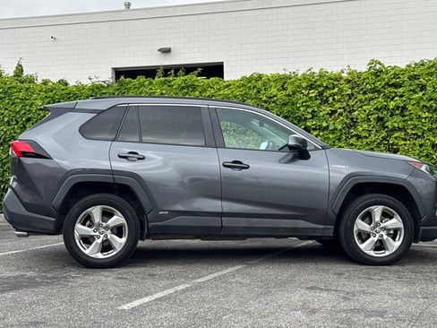 Used 2021 Toyota RAV4 XLE Premium AWD/4WD image 3
