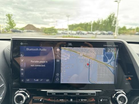 Used 2022 Toyota Highlander Platinum AWD/4WD image 20