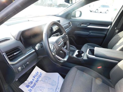 Used 2025 GMC Terrain Elevation image 21