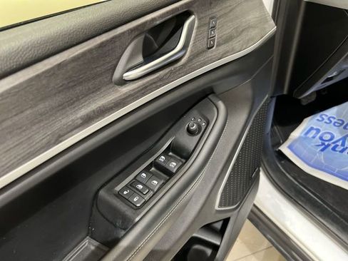 Used 2021 Jeep Grand Cherokee L Limited AWD/4WD image 22