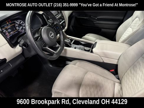 Used 2023 Nissan Pathfinder SV AWD/4WD image 15