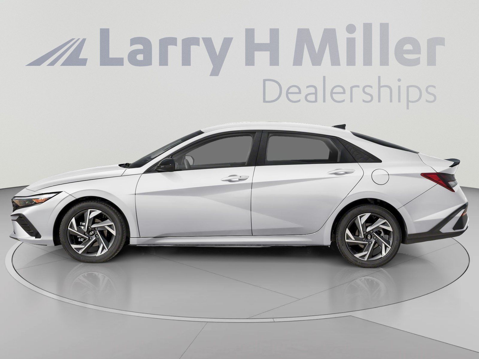 Used 2026 Hyundai Elantra Sport FWD image 3