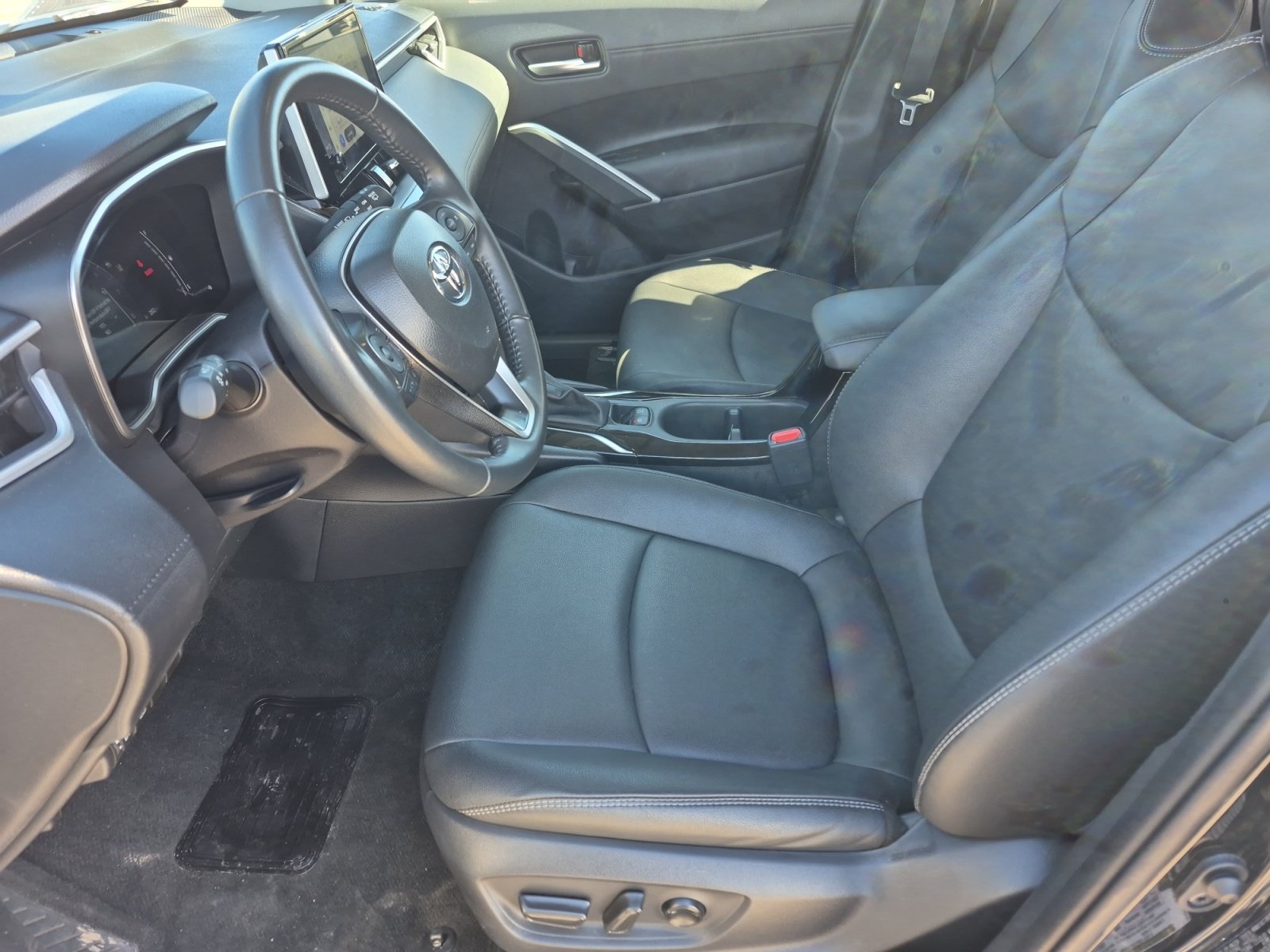 Certified 2025 Toyota Corolla Cross XLE AWD/4WD image 17