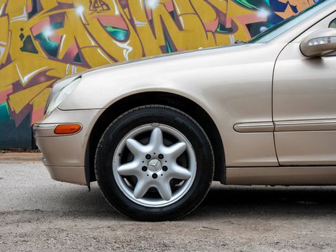 Used 2002 Mercedes-Benz C 320 Wagon image 10