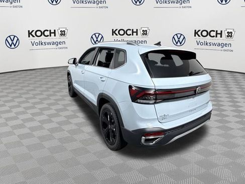 New 2026 Volkswagen Taos SEL image 7