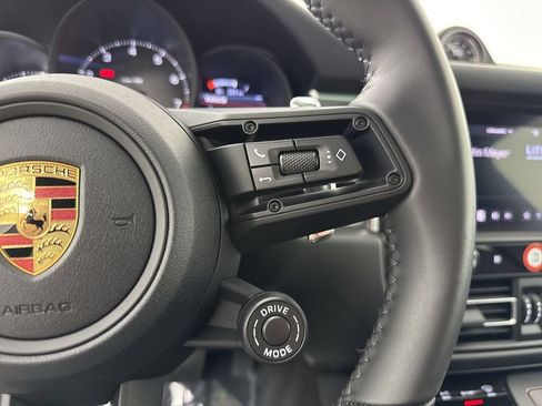 Certified 2026 Porsche Macan AWD/4WD image 39