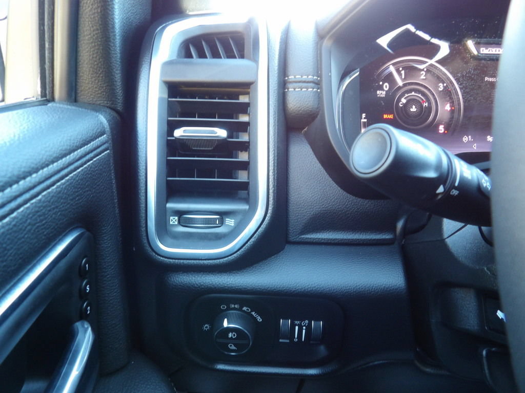 Used 2026 RAM 2500 Laramie AWD/4WD image 19