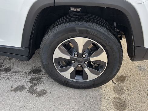 Used 2024 Jeep Grand Cherokee Limited 4xe image 10