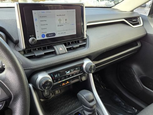 Used 2023 Toyota RAV4 XLE image 33