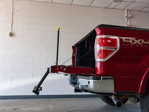 Used 2014 Ford F150 Lariat w/ Lariat Chrome Package image 9