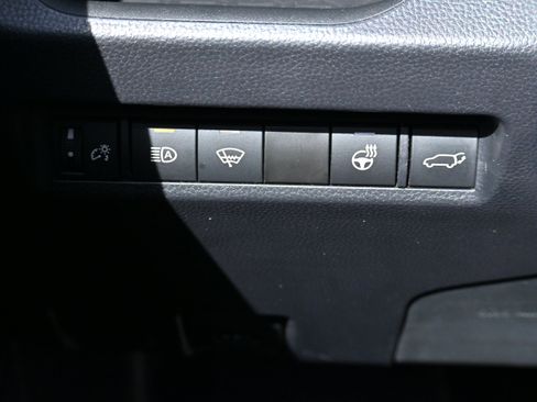 Used 2022 Toyota RAV4 XLE Premium image 24