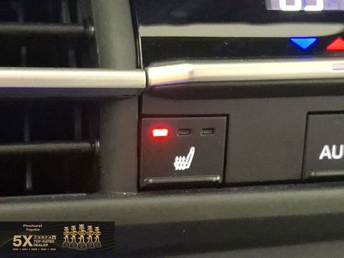 Certified 2025 Toyota Sienna XSE FWD image 33