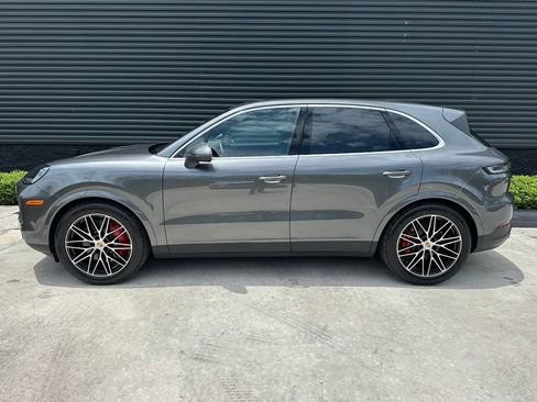 Certified 2026 Porsche Cayenne S AWD/4WD image 2