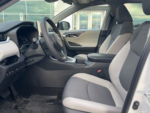 Used 2025 Toyota RAV4 XLE w/ Convenience Package image 10