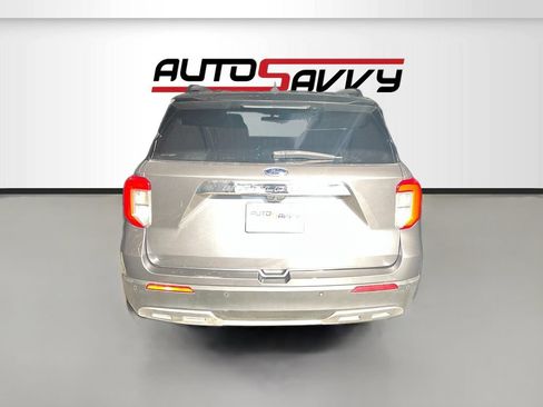 Used 2021 Ford Explorer XLT RWD image 6