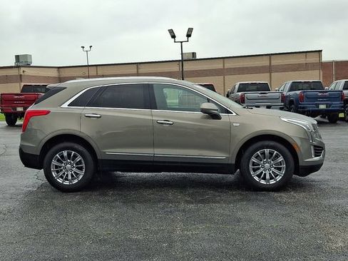 Used 2018 Cadillac XT5 Luxury w/ Driver Awareness Package FWD image 7
