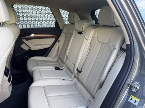 Certified 2023 Audi Q5 e Prestige w/ Prestige Package image 11