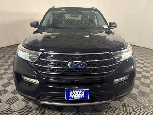 Used 2022 Ford Explorer XLT w/ Equipment Group 202A AWD/4WD image 3