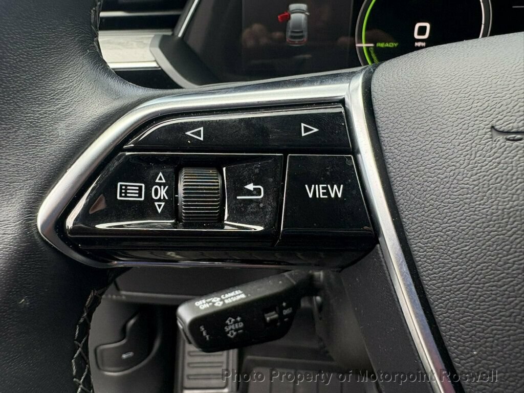 Used 2022 Audi e-tron Premium w/ Convenience Plus Package AWD/4WD image 17