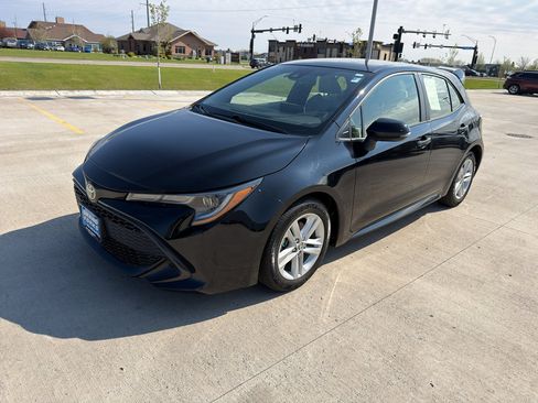 Used 2019 Toyota Corolla SE w/ SE Option Package FWD image 2