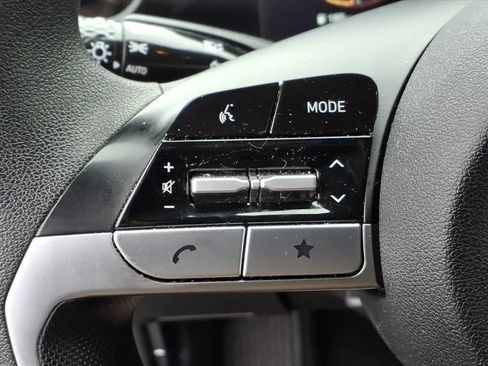 Used 2024 Hyundai Elantra SEL image 29