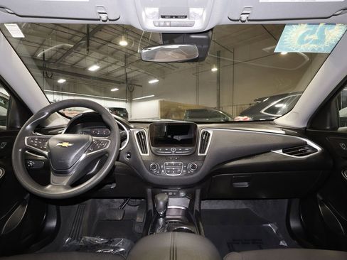 Certified 2025 Chevrolet Malibu LT image 28