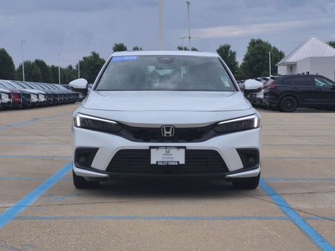 Used 2024 Honda Civic Sport Touring image 4