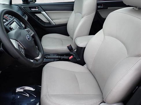 Used 2014 Subaru Forester 2.5i Touring AWD/4WD image 12