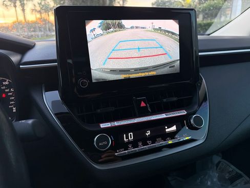 Used 2025 Toyota Corolla LE FWD image 11