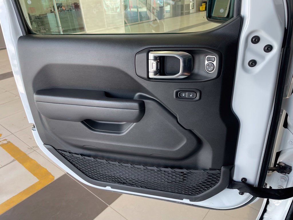 Used 2026 Jeep Gladiator Mojave AWD/4WD image 11