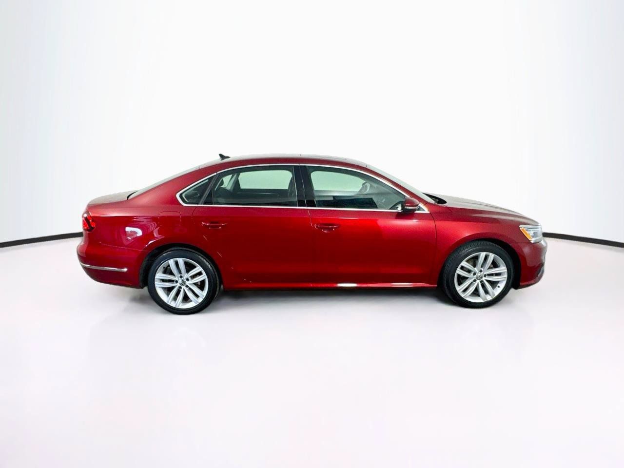Used 2018 Volkswagen Passat 2.0T SE FWD image 10