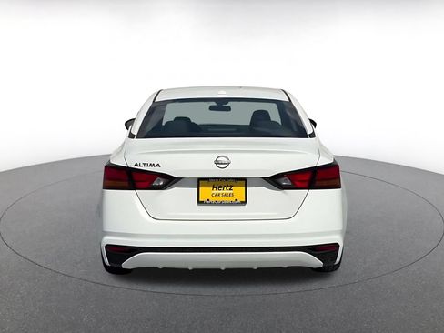 Used 2025 Nissan Altima 2.5 SV FWD image 12