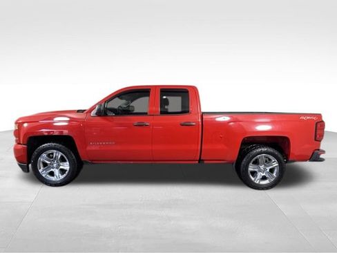 Used 2017 Chevrolet Silverado 1500 Custom w/ Custom Convenience Package AWD/4WD image 6