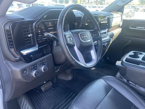 Used 2024 GMC Sierra 1500 SLT AWD/4WD image 10
