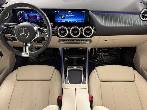 Used 2025 Mercedes-Benz GLA 250 image 12