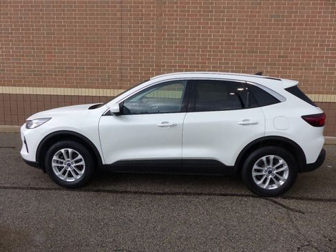 Used 2023 Ford Escape Active w/ Tech Pack #2 AWD/4WD image 6